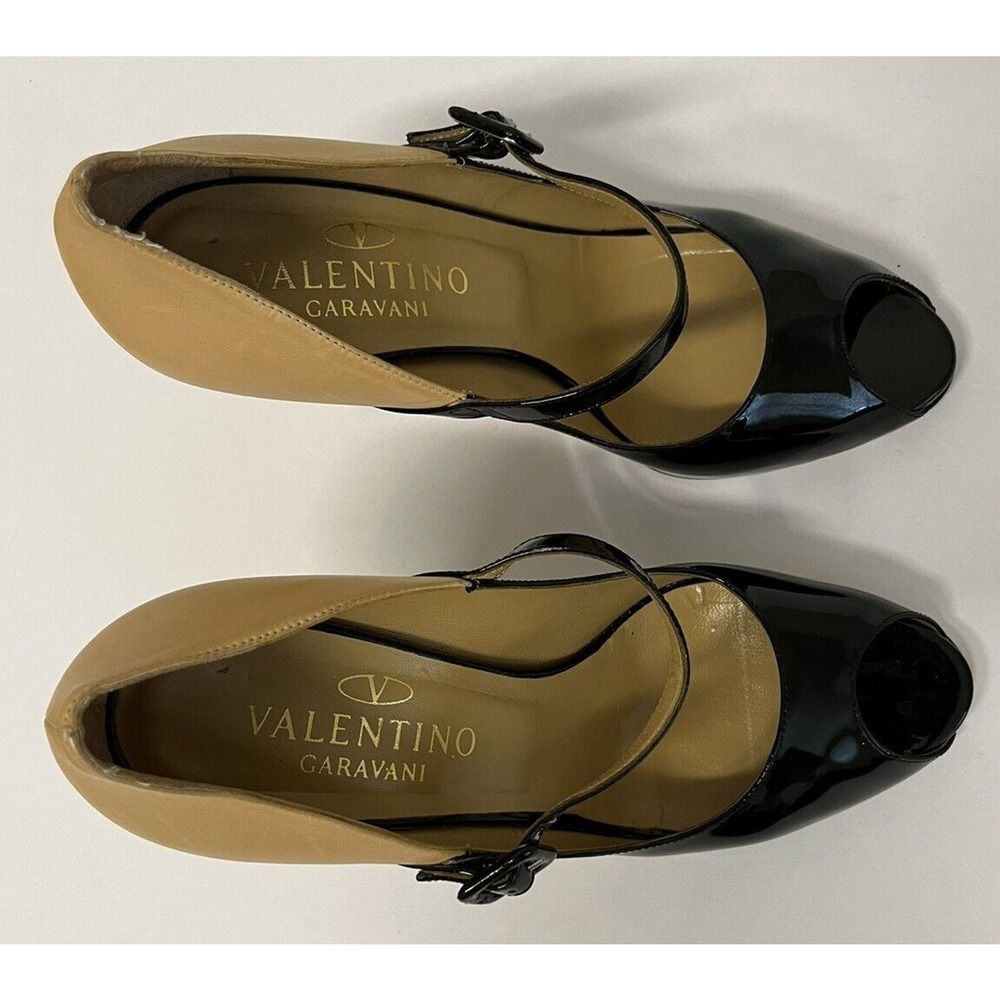 Valentino Garavani Black Patent and Tan Leather Mary Jane Peep-Toe Heels - Picture 8 of 13